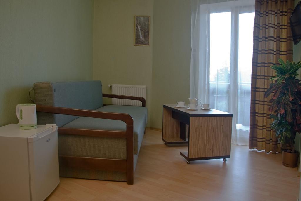 Pik Hotel Dragobrat Phòng bức ảnh